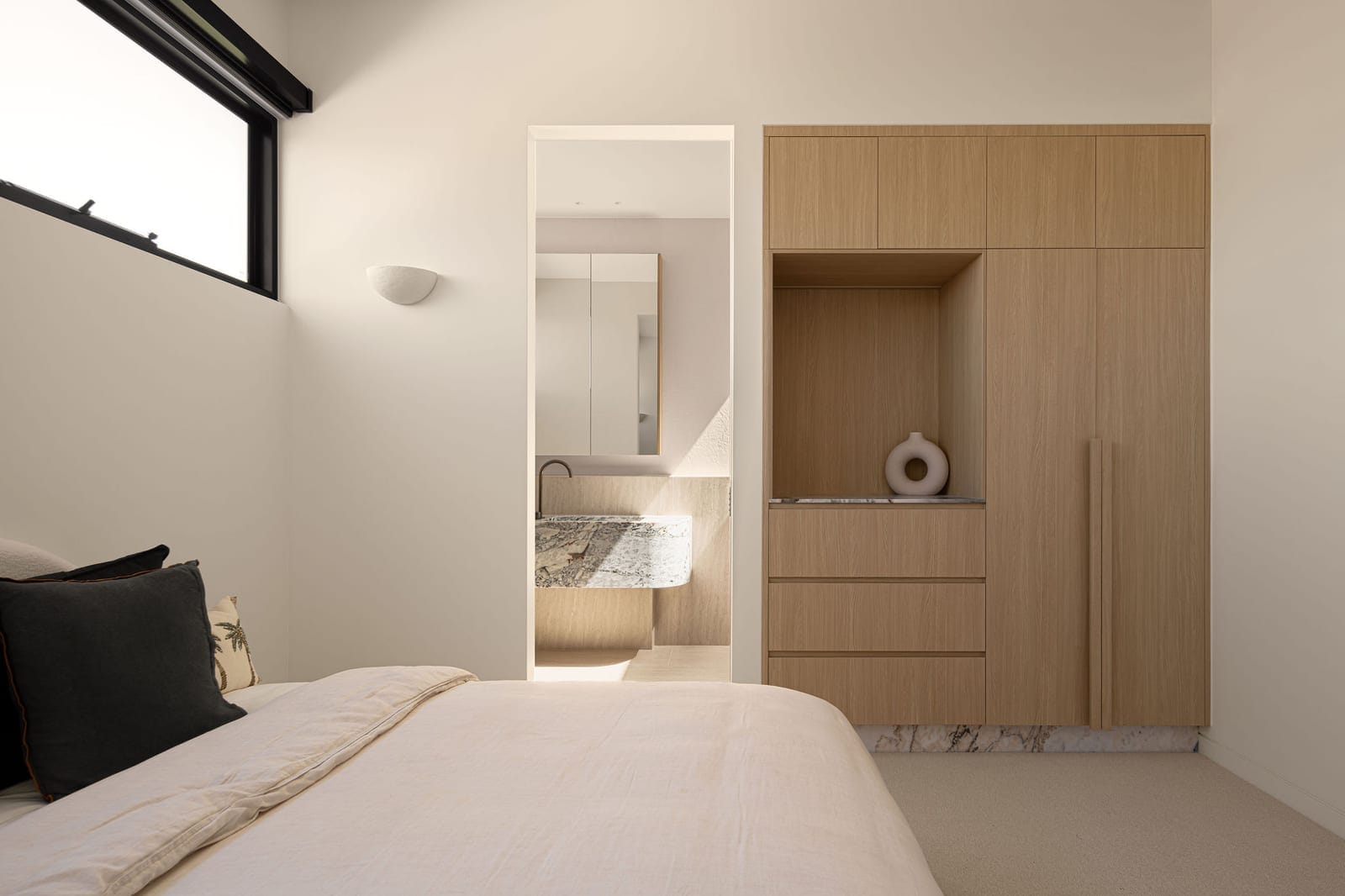 Bespoke Buddina Designer Masterpiece: 100m to Beach