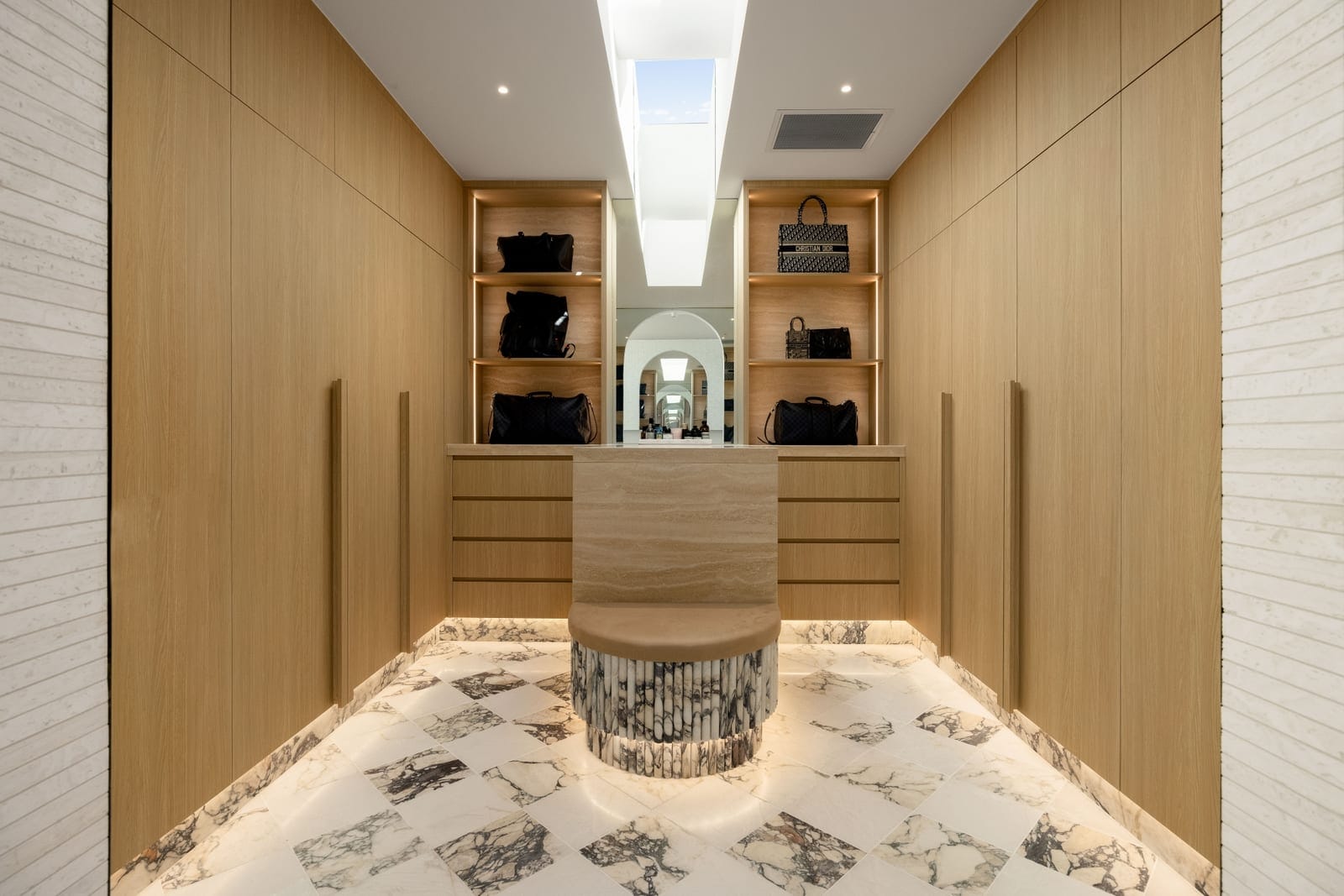 Bespoke Buddina Designer Masterpiece: 100m to Beach