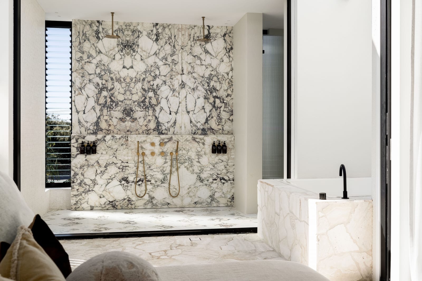 Bespoke Buddina Designer Masterpiece: 100m to Beach