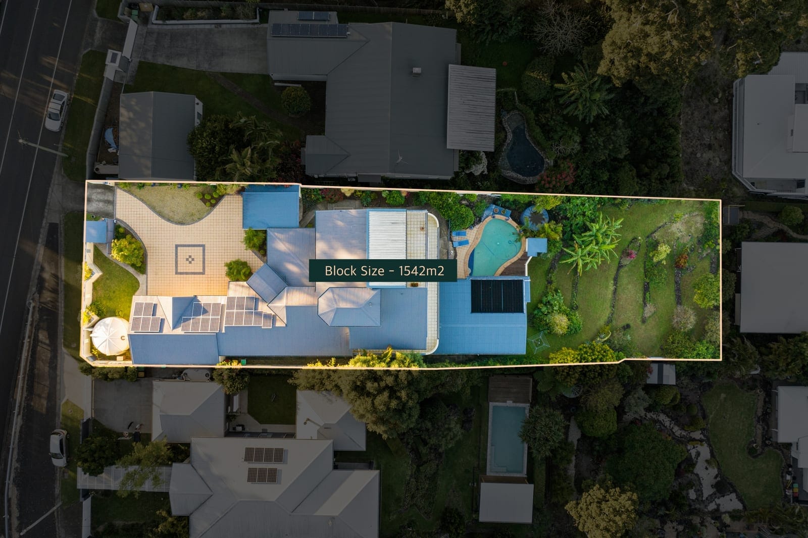 Masterpiece with DUAL LIVING and OCEAN VIEWS!