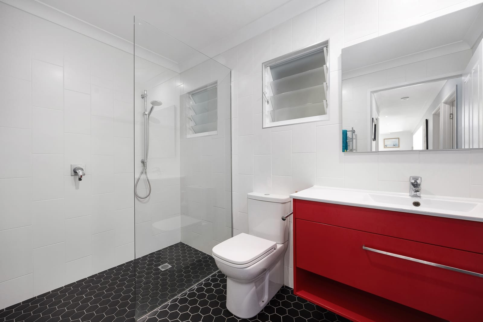 Peregian Beach Charmer in Prime Location, Dual Living, 200m from Ocean