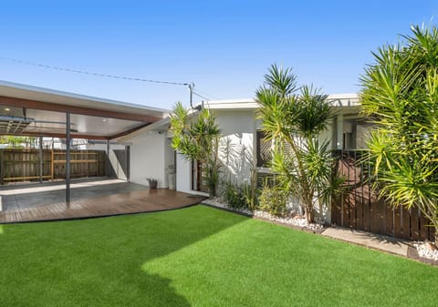 Buddina Beachside Bliss