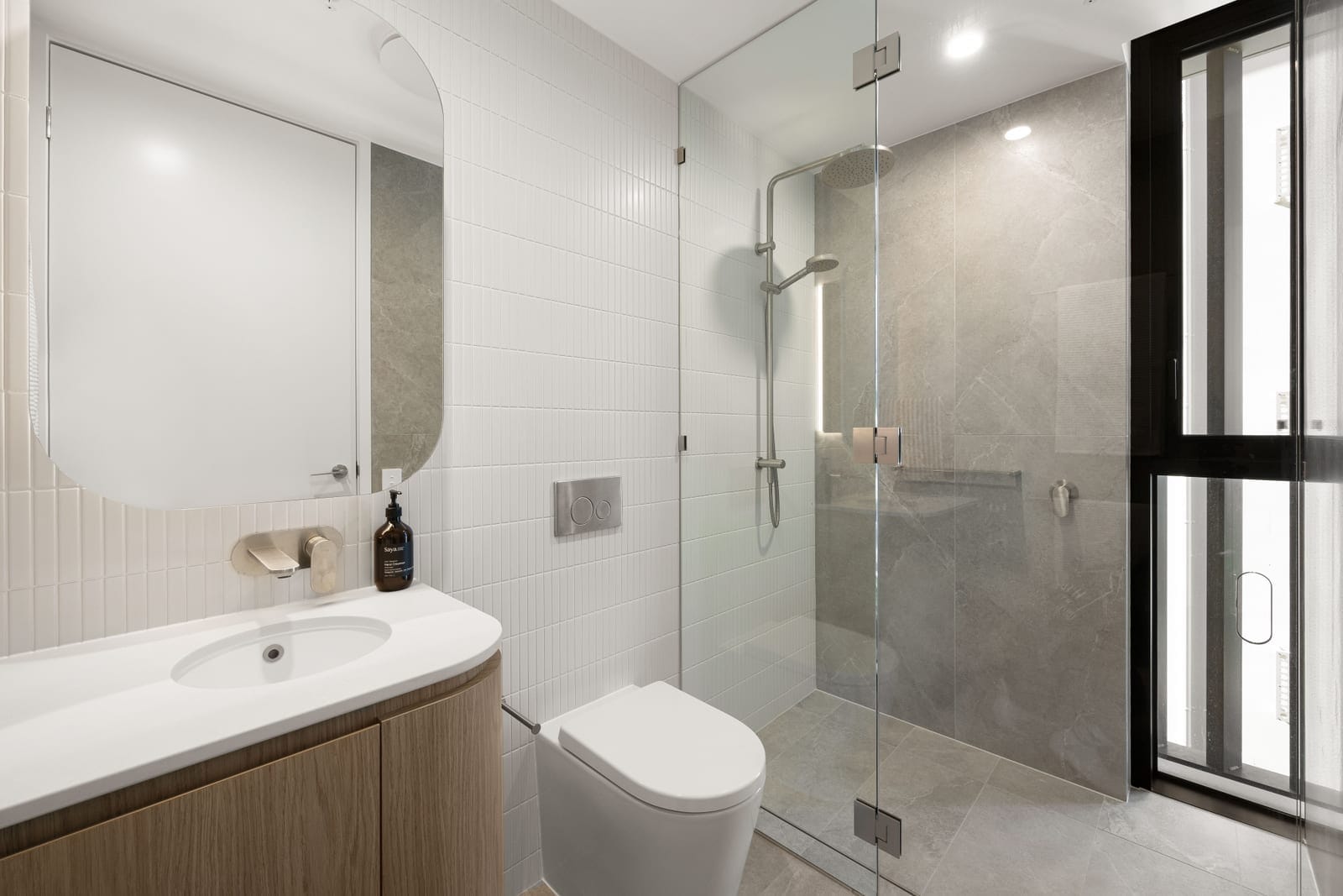 Setting the Benchmark for Elegant Waterfront Living
