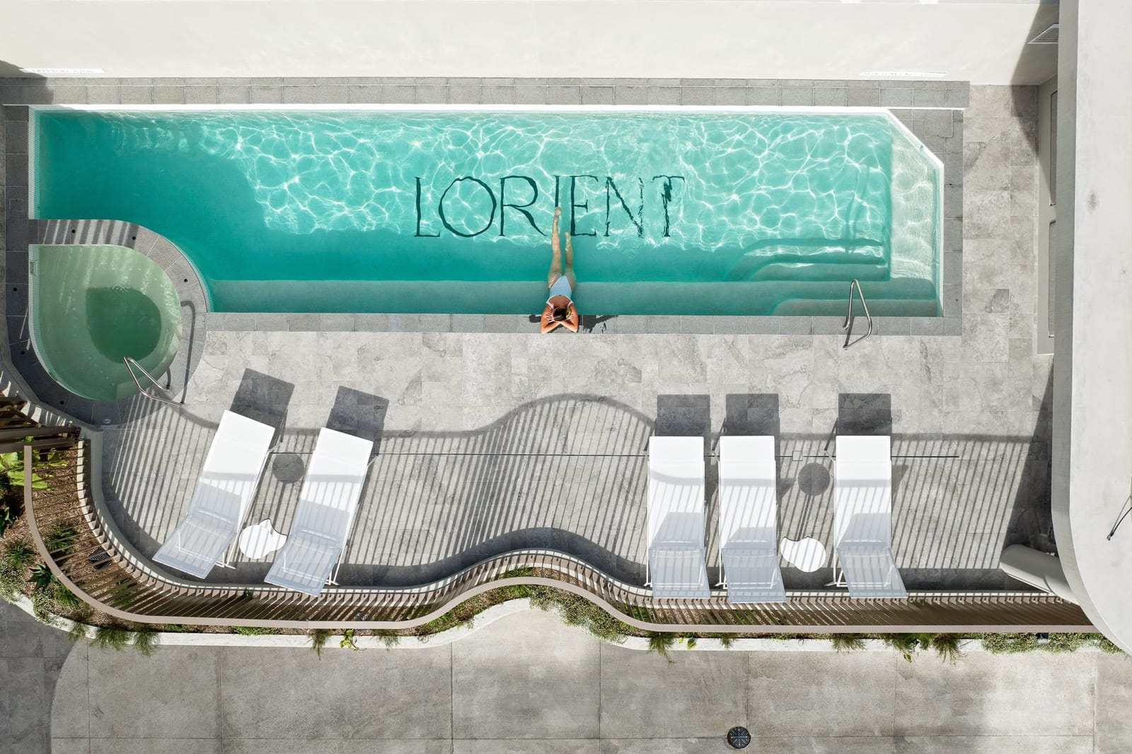 Setting the Benchmark for Elegant Waterfront Living