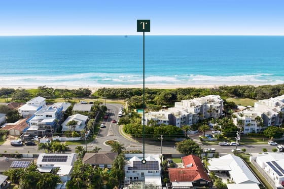 100m to the Sand: Beachside Entertainer