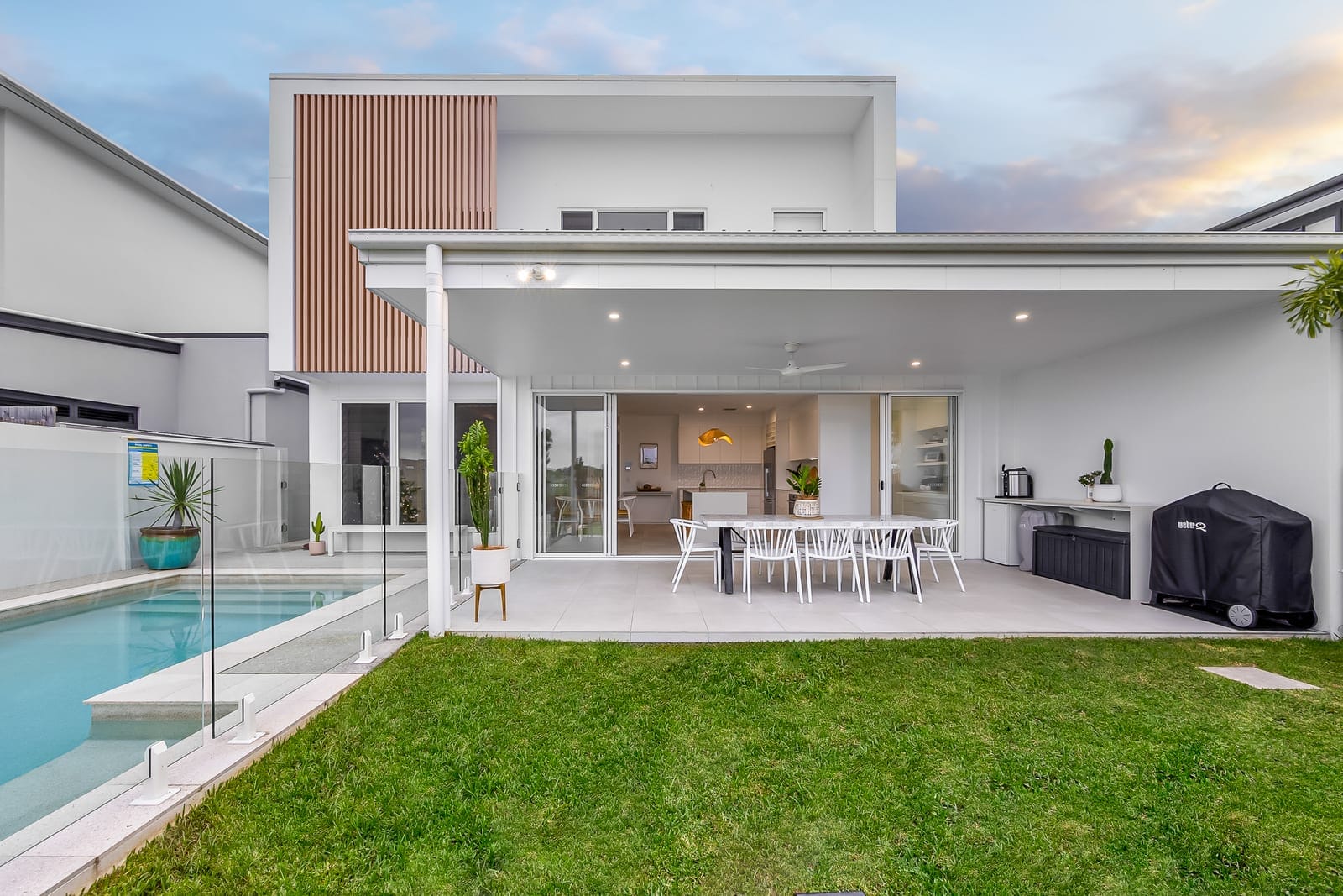 North Facing Waterfront – Ocean Access