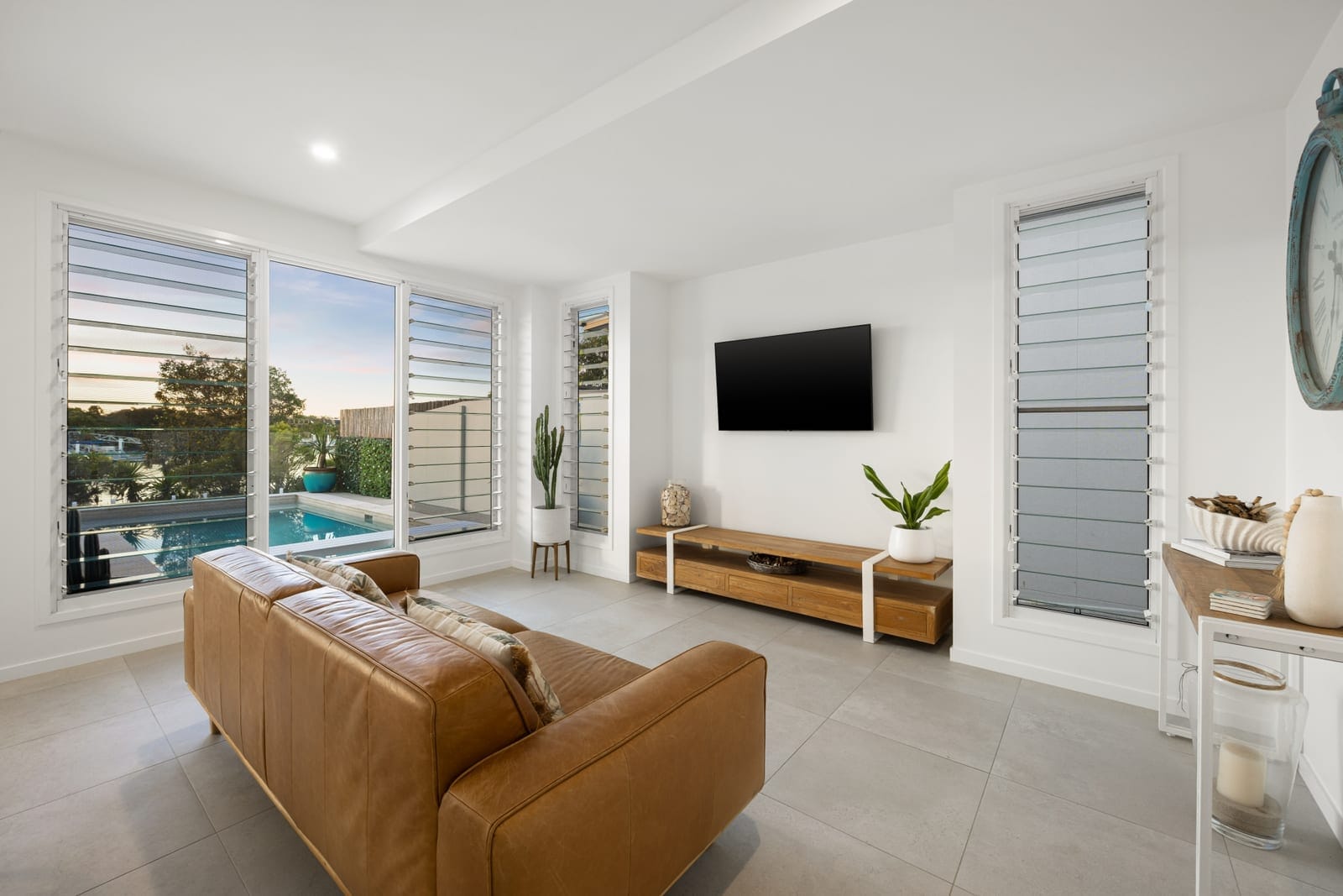 North Facing Waterfront – Ocean Access