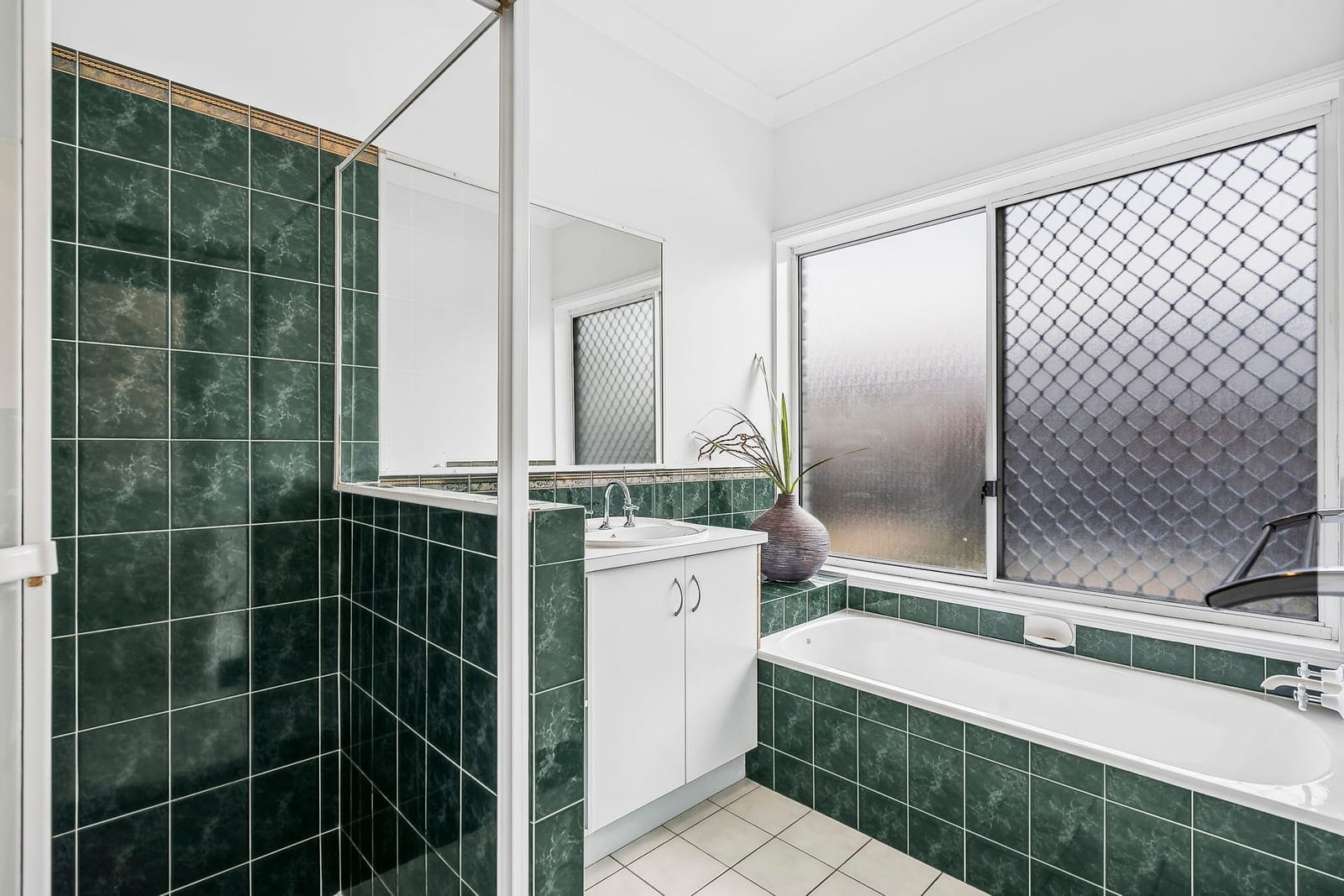 Buderim ¼ Acre Country Charm