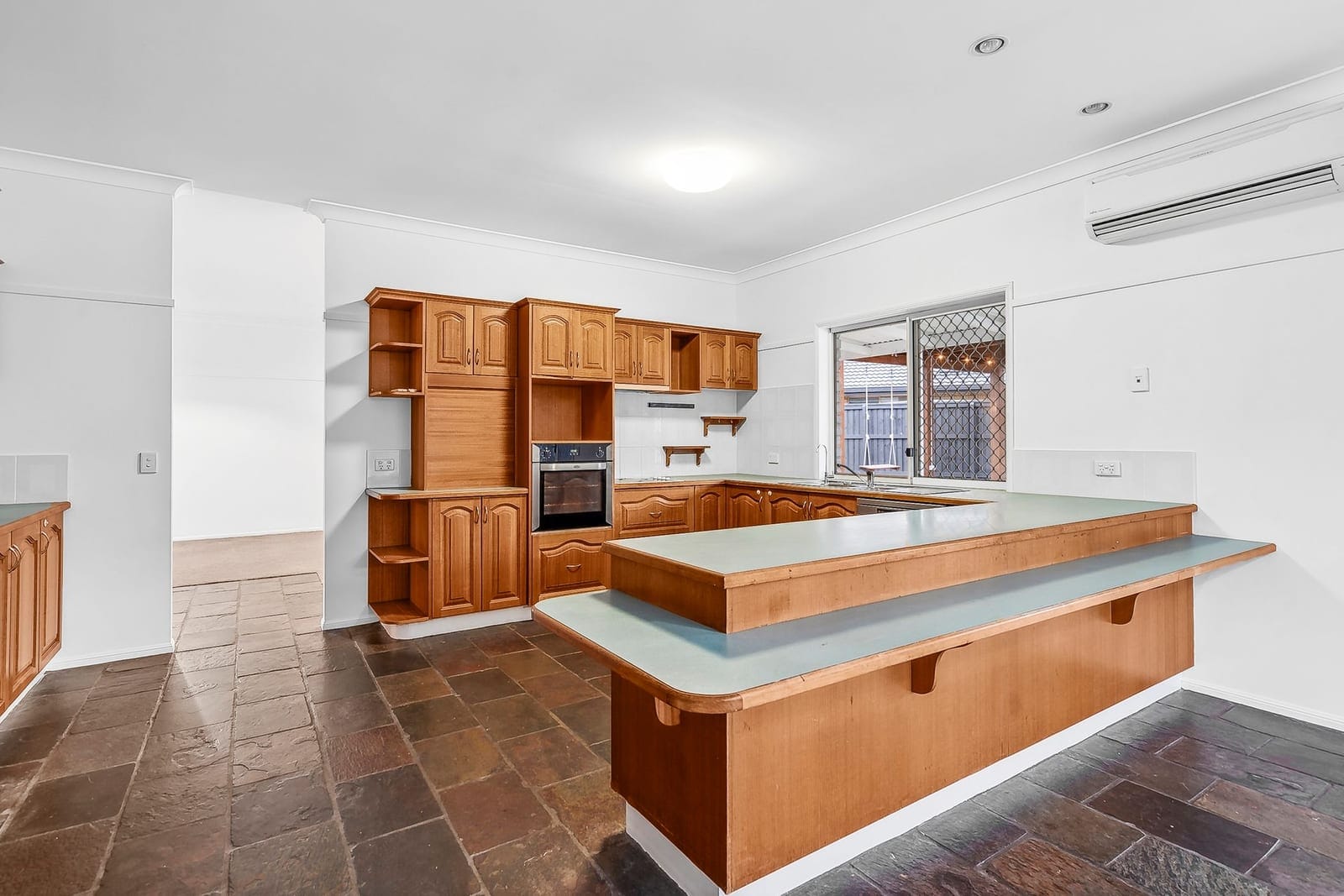 Buderim ¼ Acre Country Charm