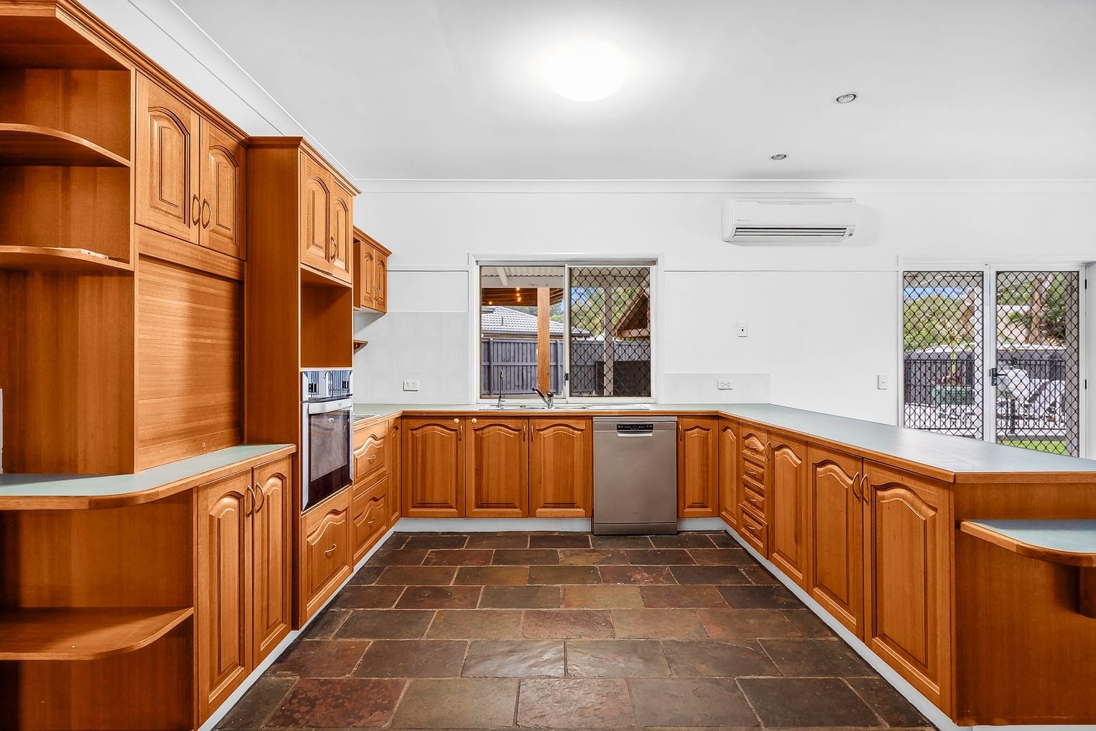 Buderim ¼ Acre Country Charm