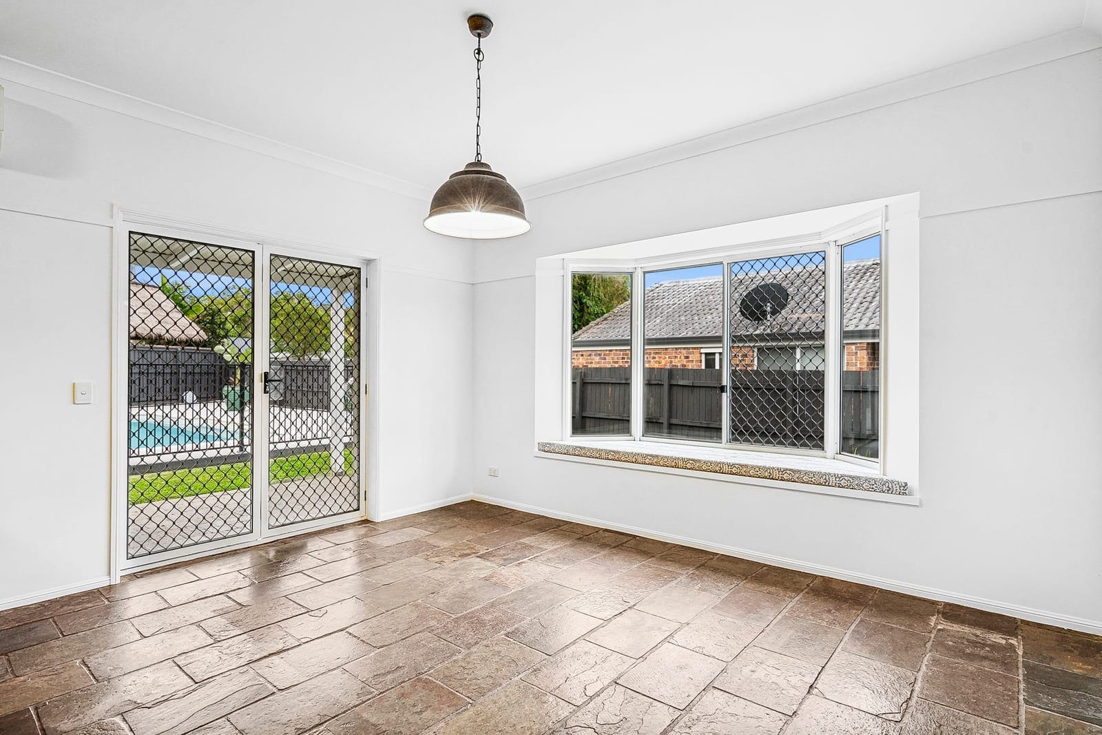 Buderim ¼ Acre Country Charm