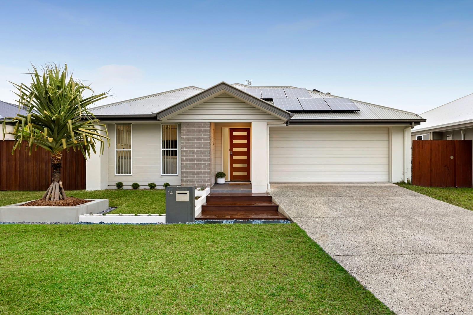Stylish & Turn-key Ready: Just a Bike Ride to Mooloolaba Beach!