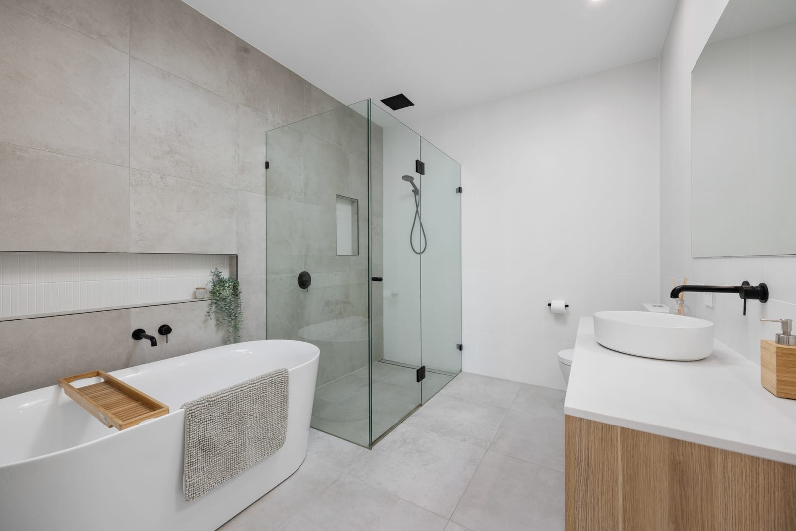 Presentation Perfect: Elegant & Contemporary