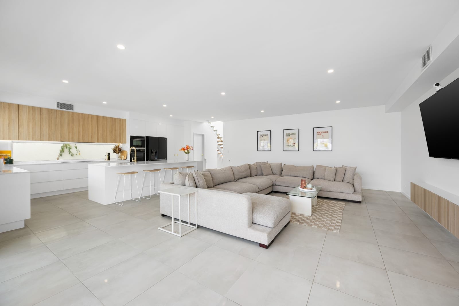 Presentation Perfect: Elegant & Contemporary