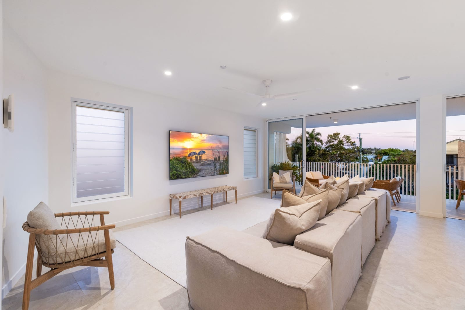 Full-Floor Residence in the Heart of Cotton Tree