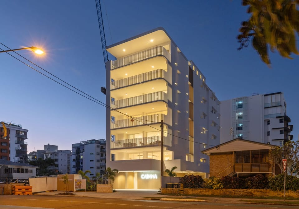 Full-Floor Residence in the Heart of Cotton Tree