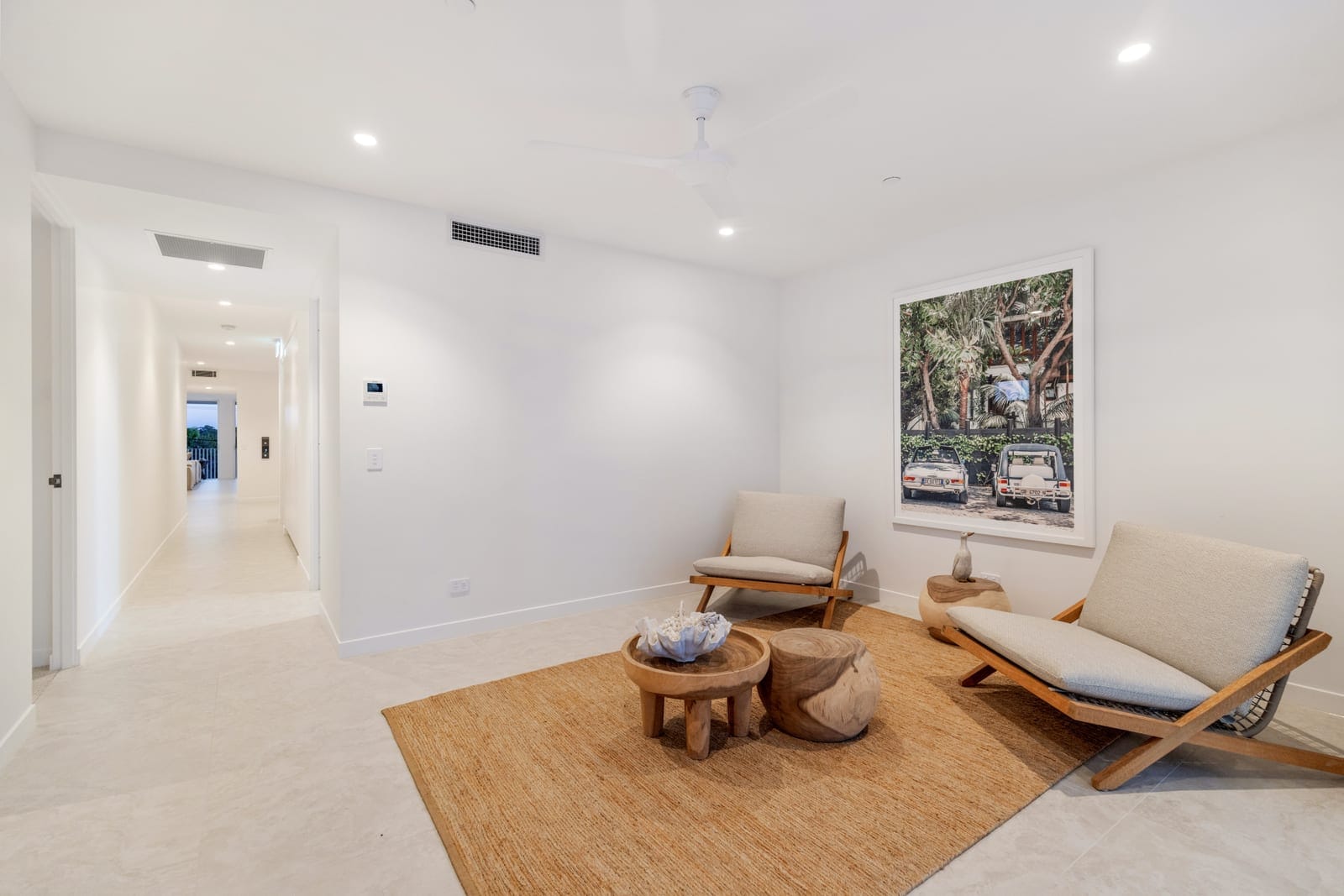Full-Floor Residence in the Heart of Cotton Tree