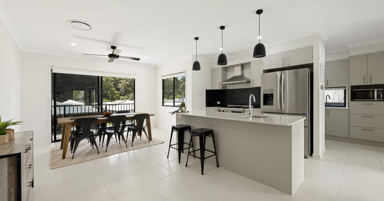 24 Butcherbird Crescent — photo 2