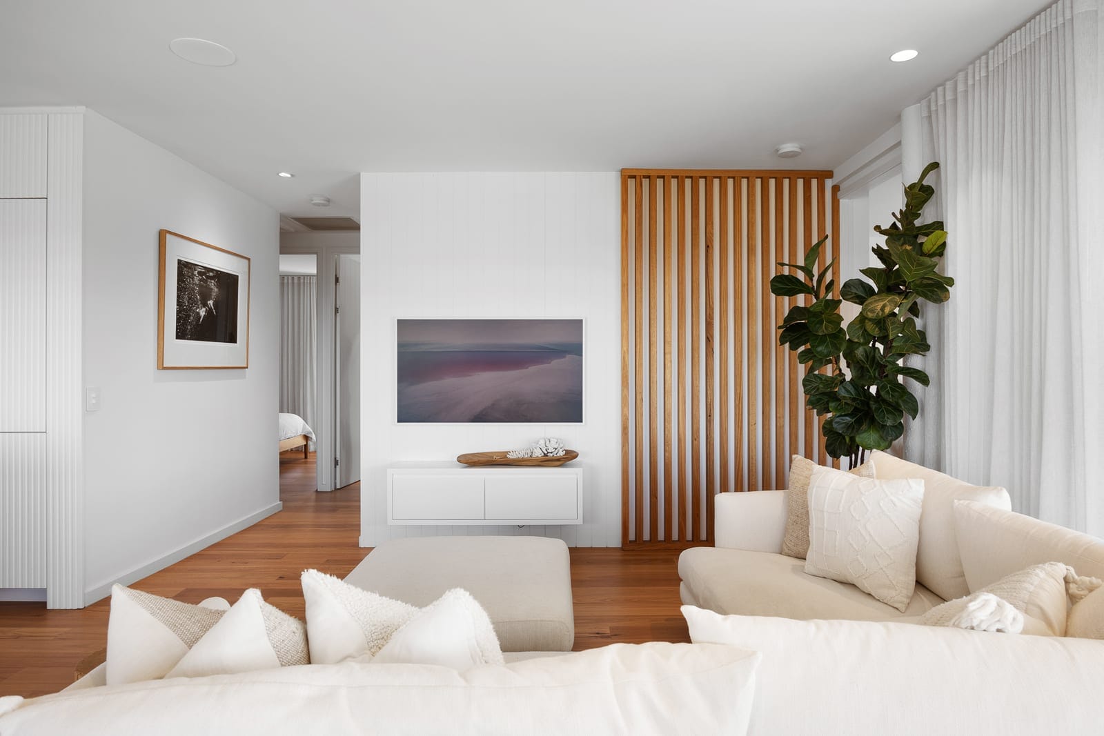 Top Floor Oceanview Apartment Metres From The Beach