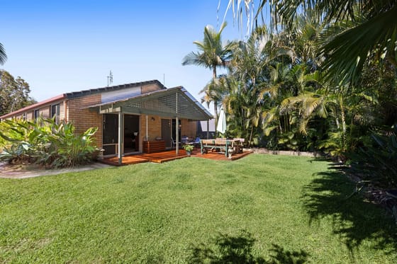 Effortless Living: Near Parks & Scenic Lake!