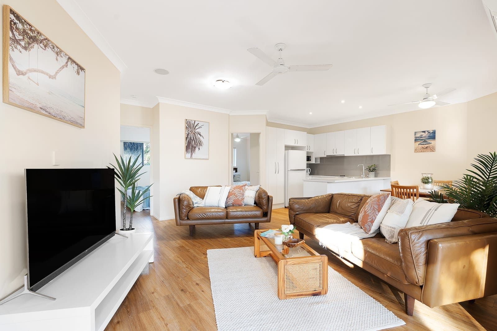 Low Maintenance Retreat, 250m to the Beach
