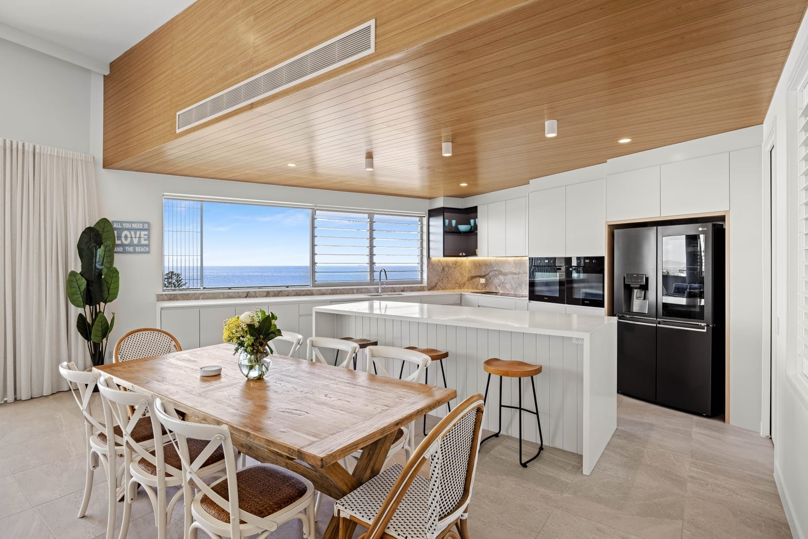 Penthouse Perfection: Sweeping Ocean Views