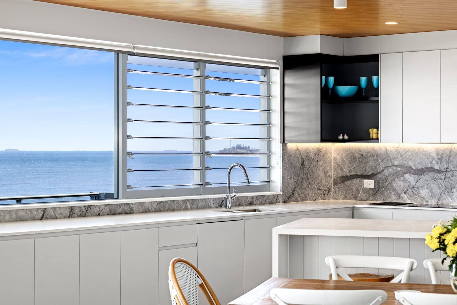 Penthouse Perfection: Sweeping Ocean Views
