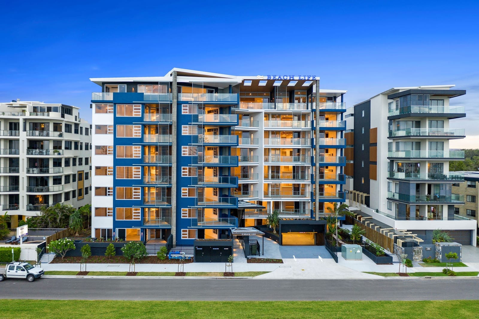 Penthouse Perfection: Sweeping Ocean Views
