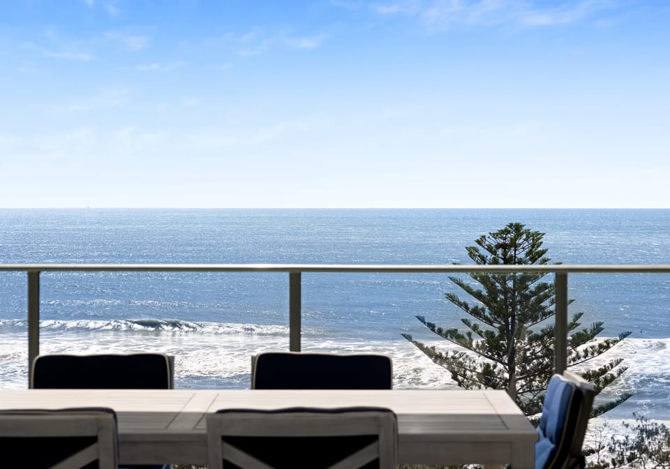 Penthouse Perfection: Sweeping Ocean Views