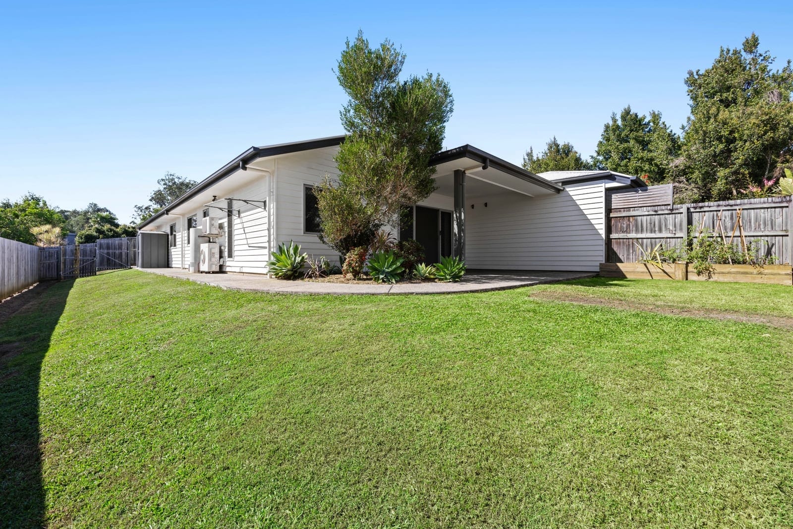 Charming 3-Bedroom Home with Modern Comforts in Woombye