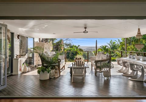 Elevated Living with Stunning Hinterland Views