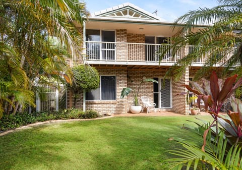 *MOTIVATED SELLER* - Turn-Key Townhouse in Prime Beachside Location