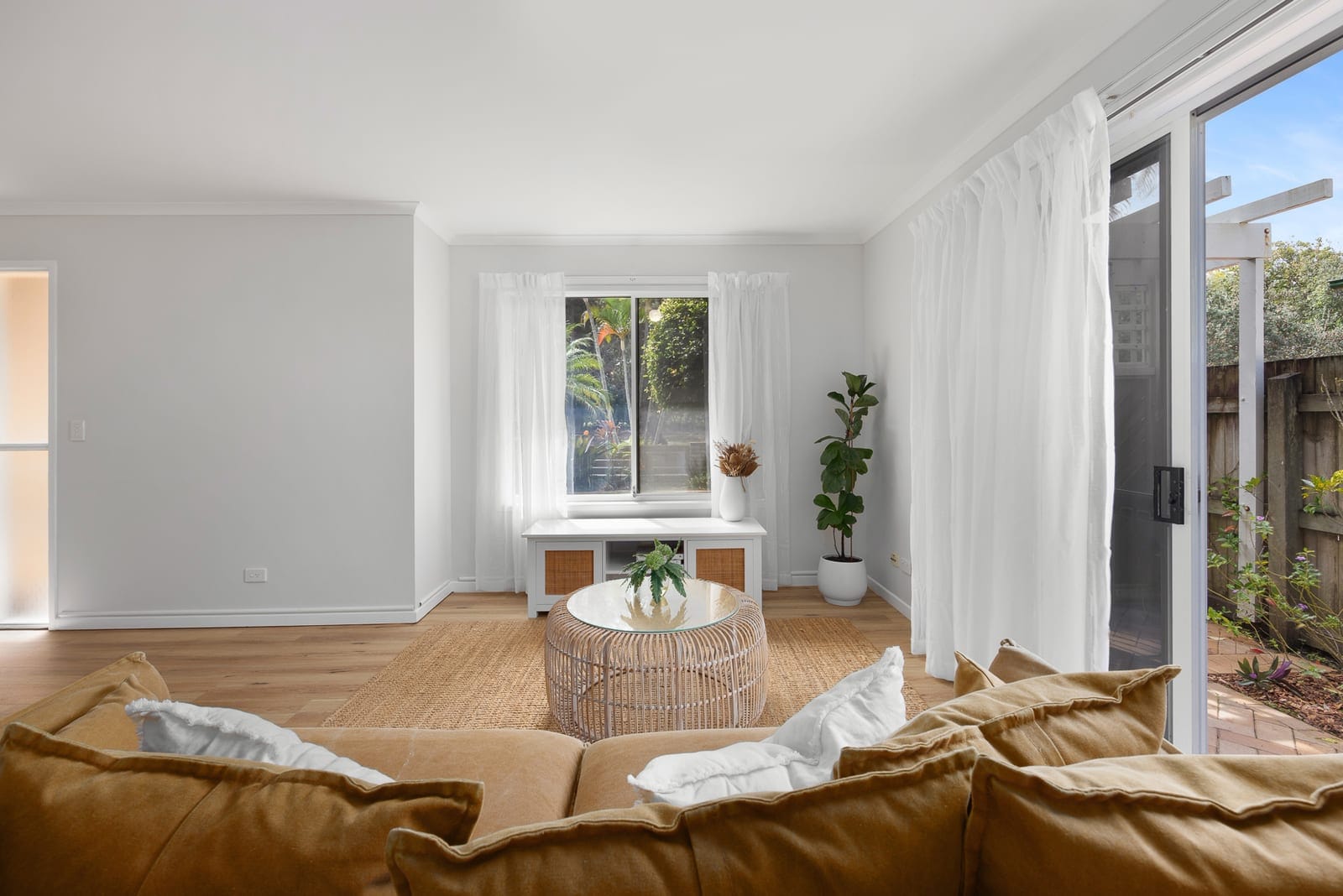 *MOTIVATED SELLER* - Turn-Key Townhouse in Prime Beachside Location