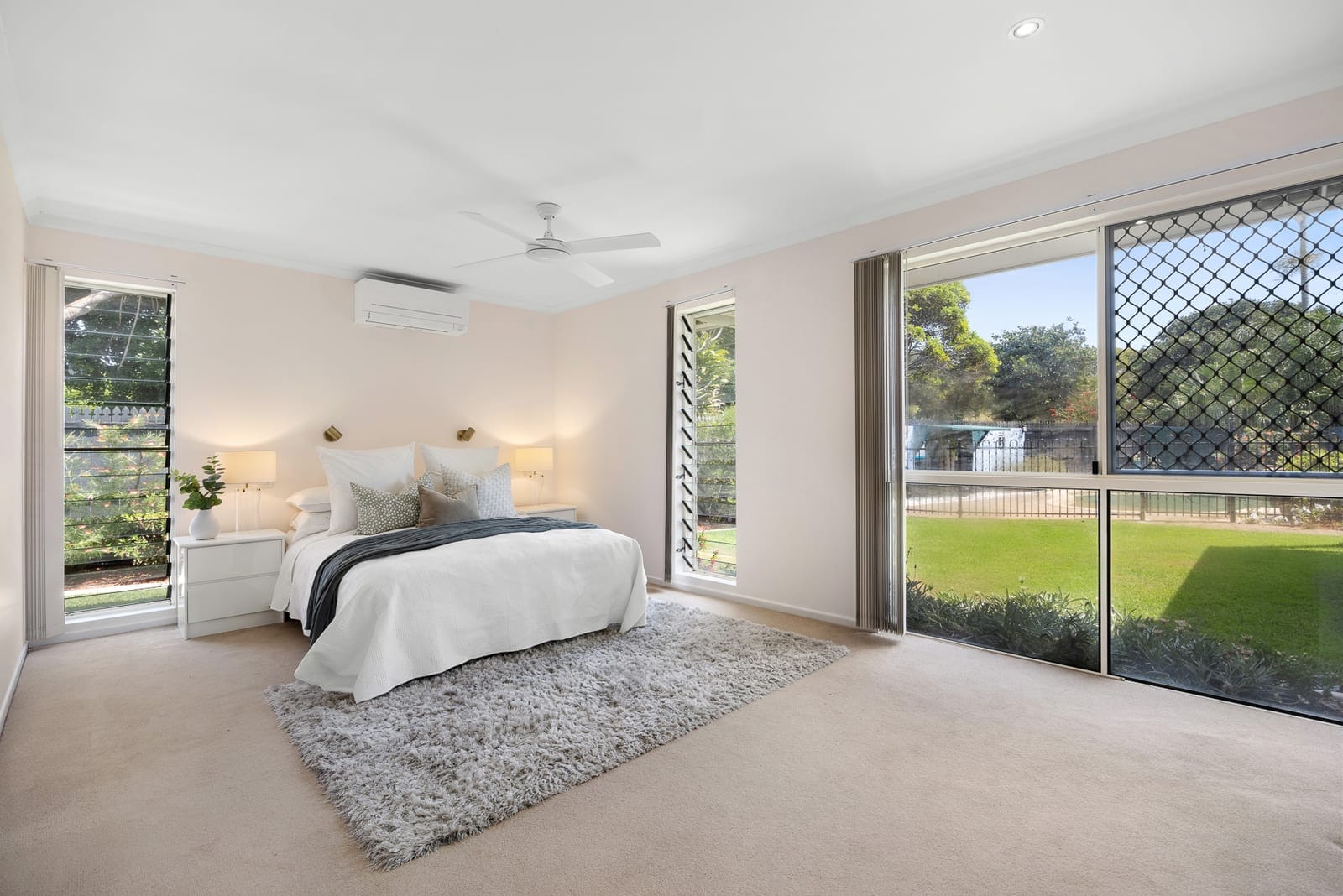 Immaculate Home in Quiet Cul-de-sac, Metres from the Beach
