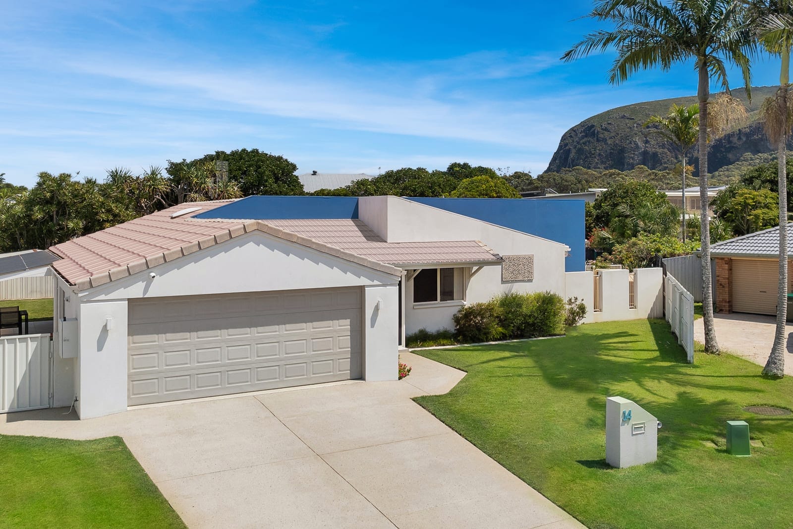 Immaculate Home in Quiet Cul-de-sac, Metres from the Beach