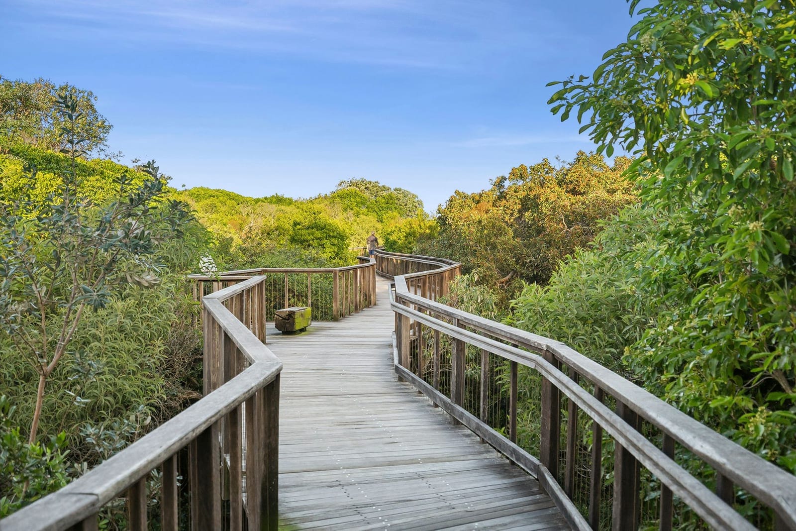 BRAND NEW BUILD IN PRIME COASTAL LOCATION