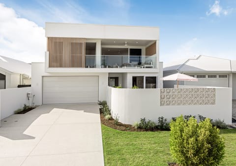 Light, Luxury, Lifestyle, Location!