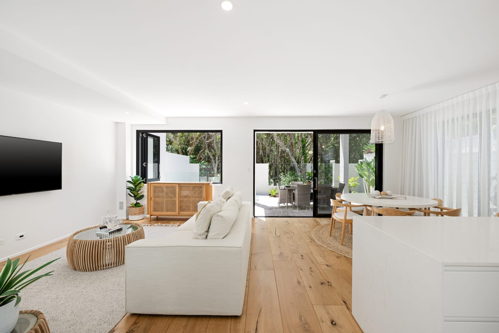 Your Sophisticated Beachfront Oasis Awaits