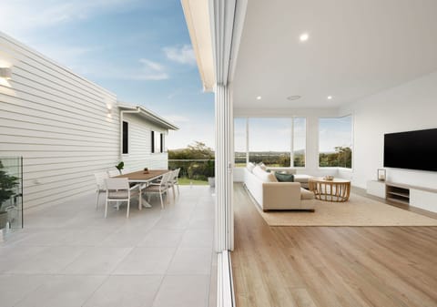 Effortless Acreage Living – North Facing with Views!