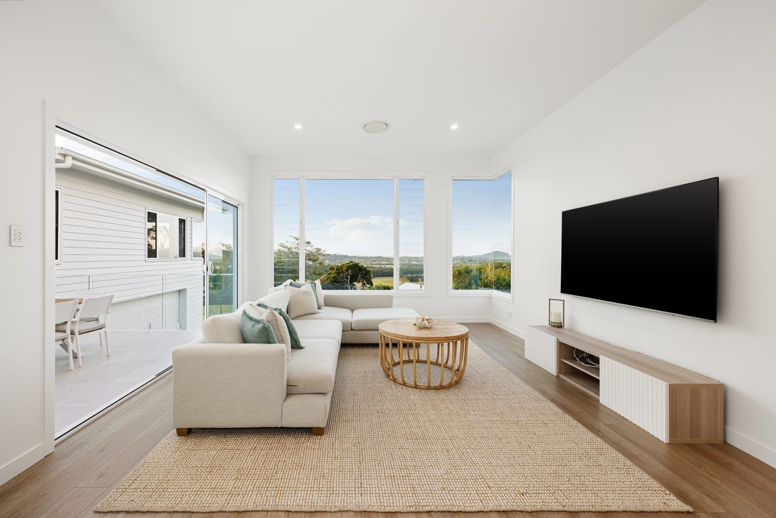 Effortless Acreage Living – North Facing with Views!