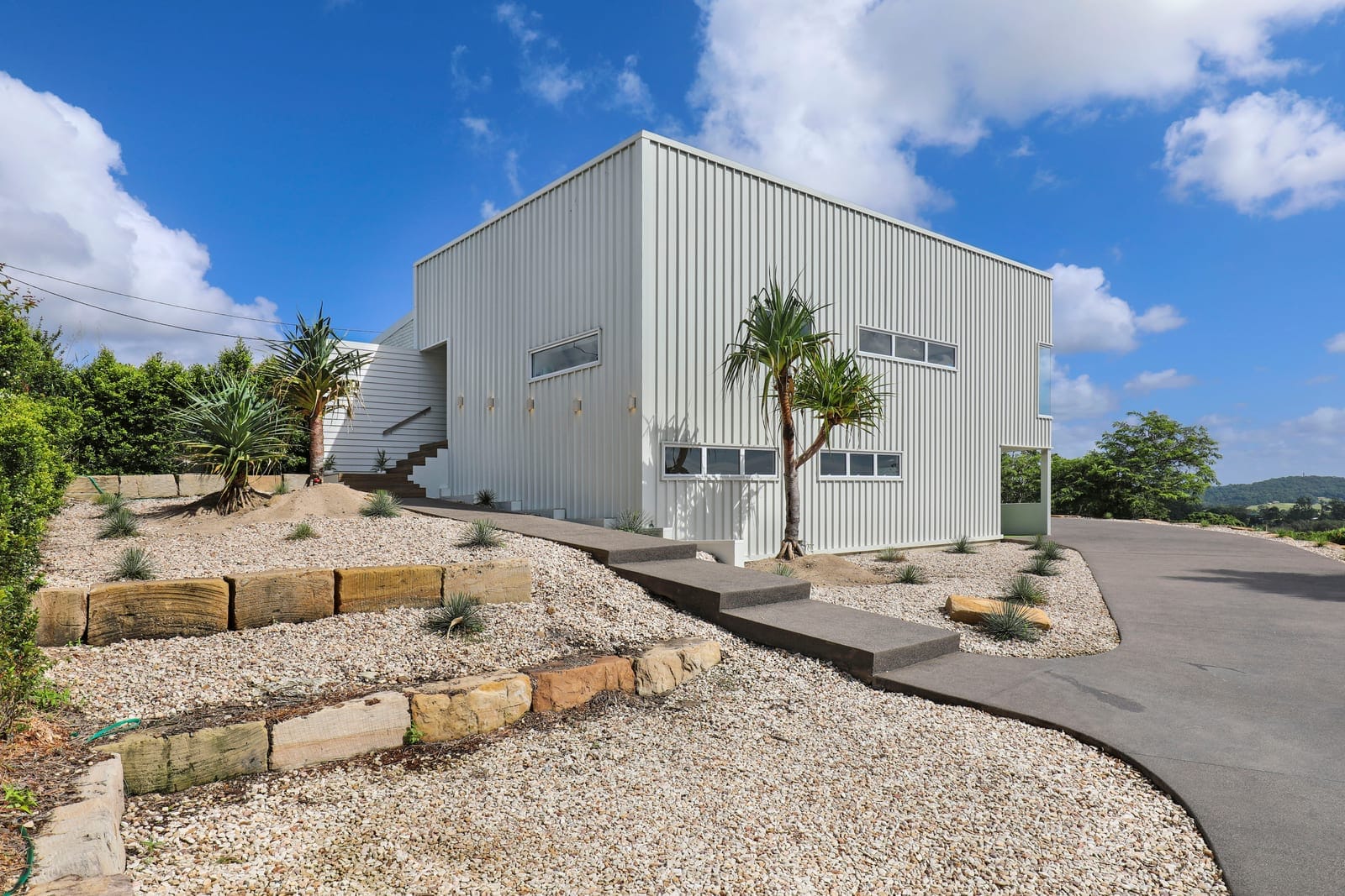 Effortless Acreage Living – North Facing with Views!