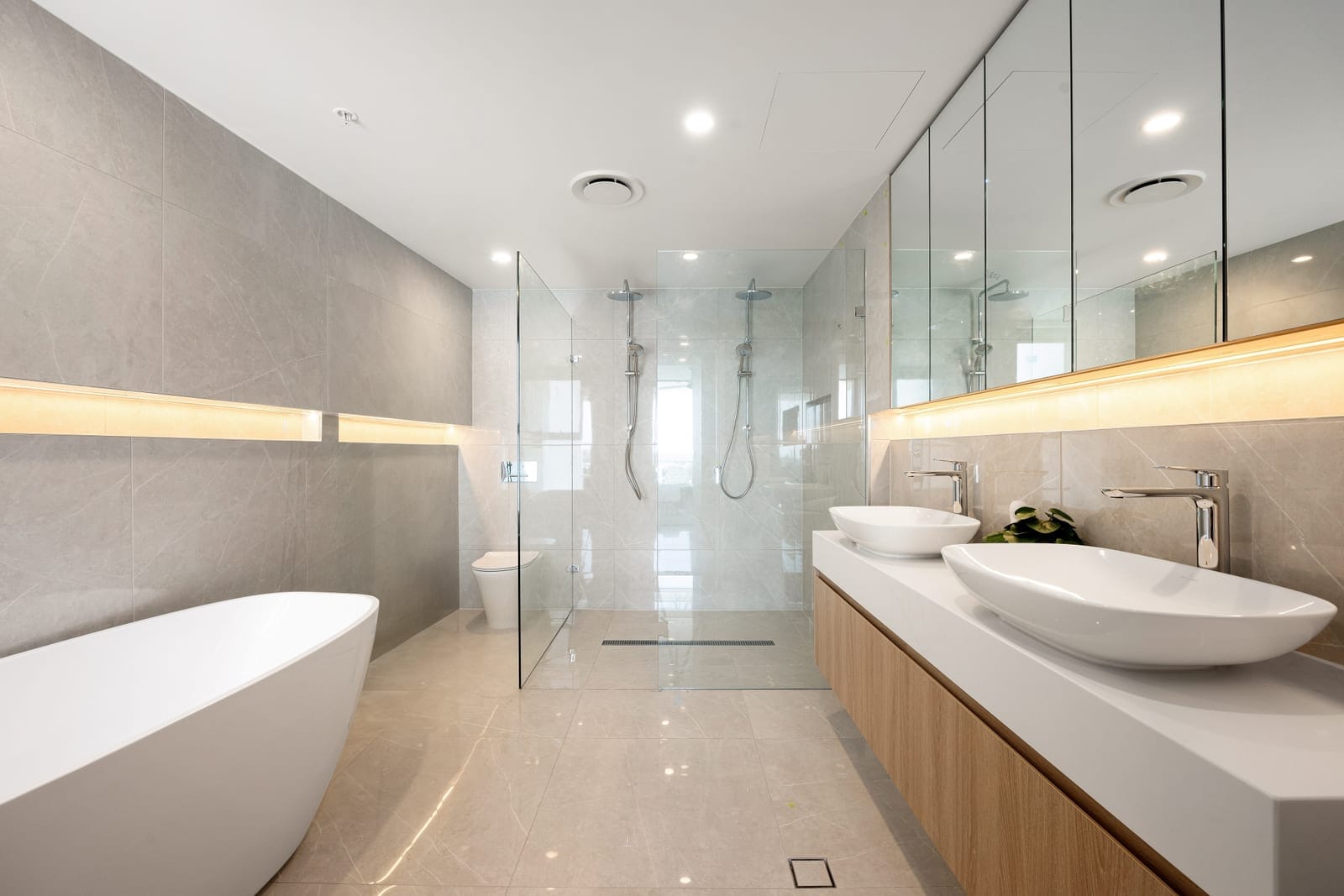 The Ultimate In Luxury Living – Brand New Two Storey Penthouse