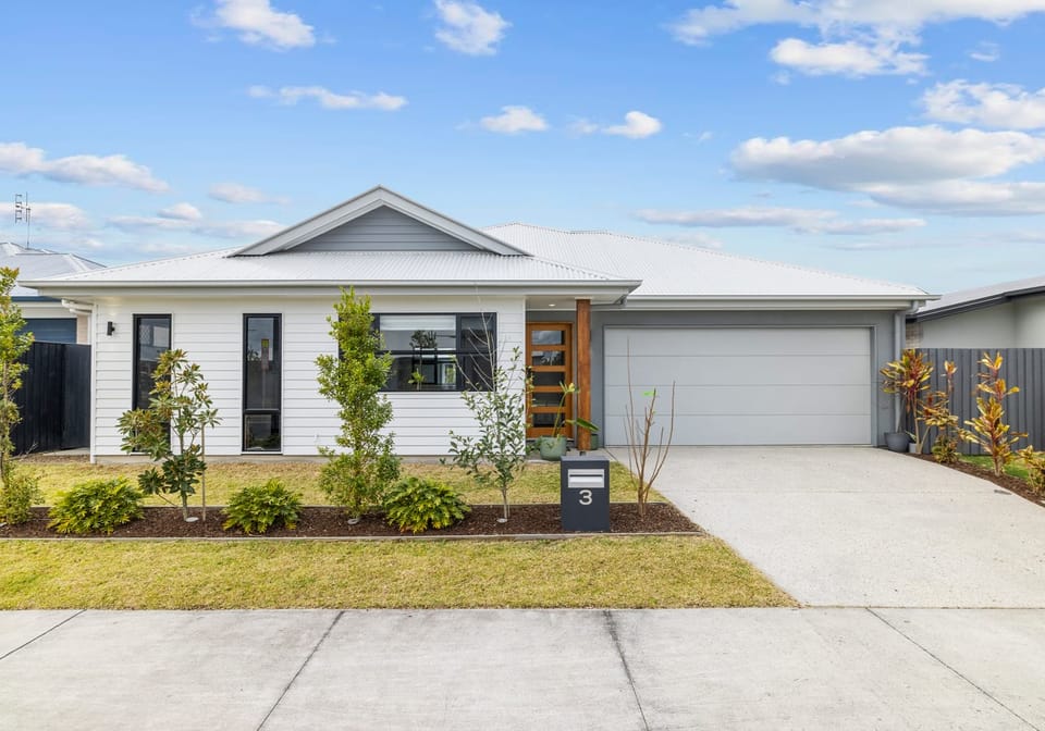 Village Green Gorgeous Home with Heated Pool