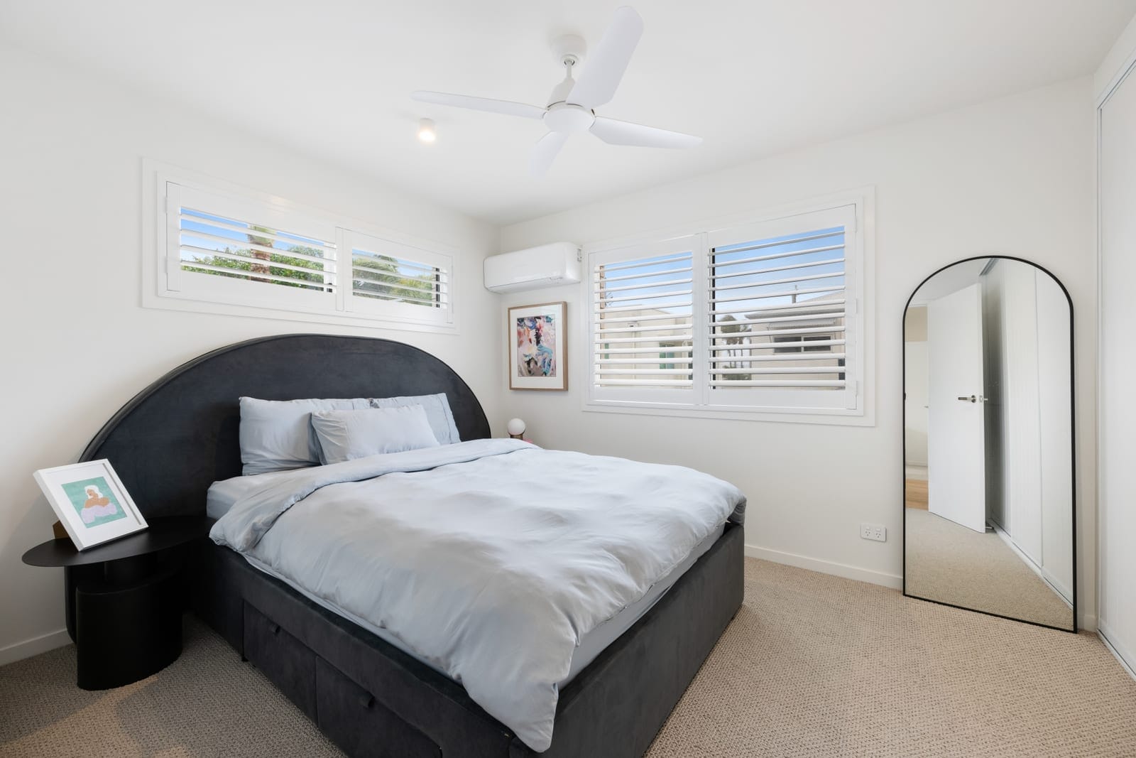 Ultra chic beachside living – 100m to Beach