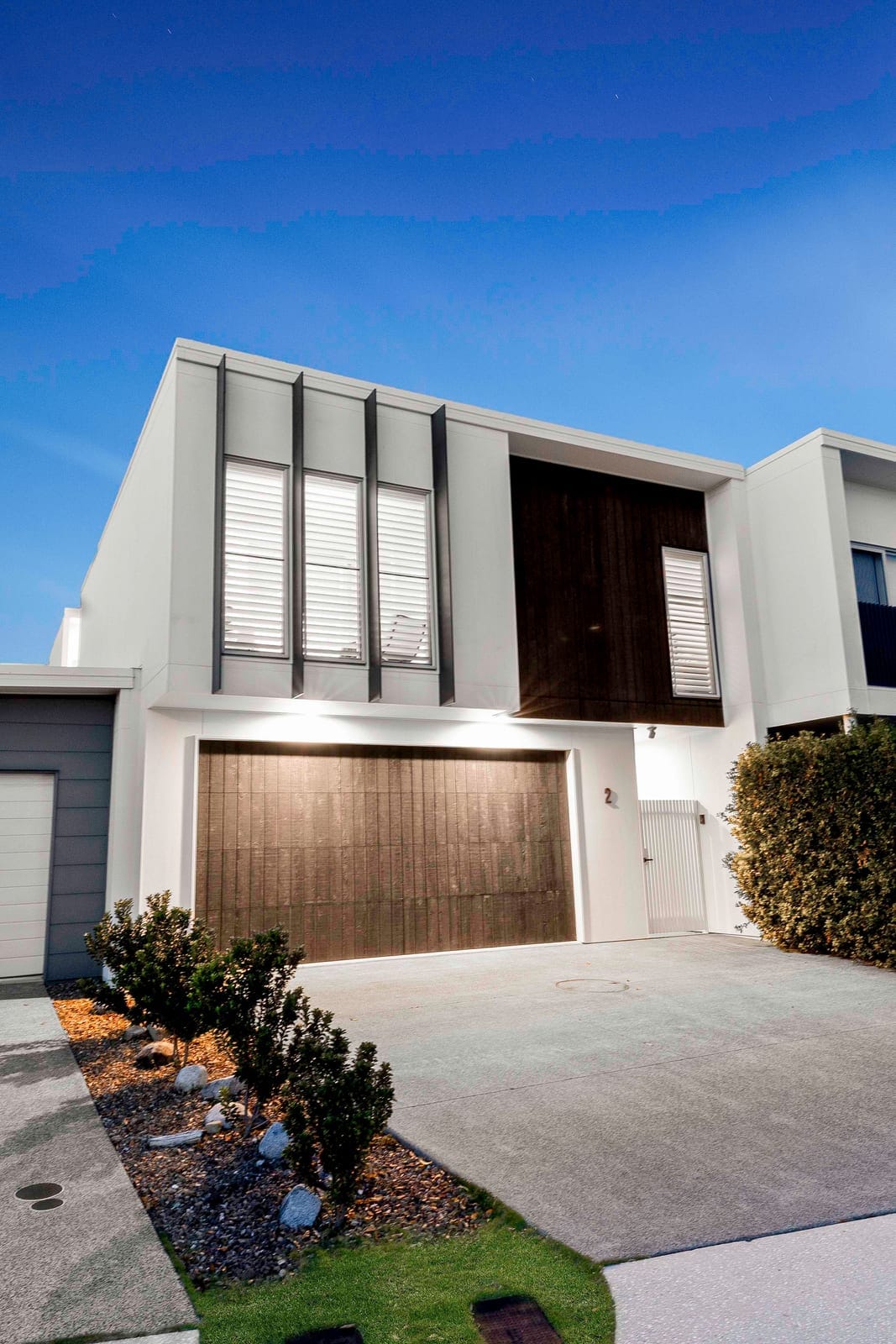 Architecturally Designed Home With Detached 2 Bedroom Dwelling