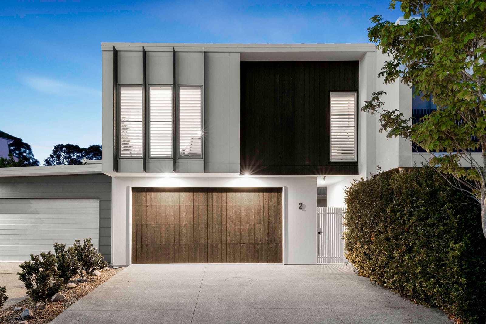 Architecturally Designed Home With Detached 2 Bedroom Dwelling