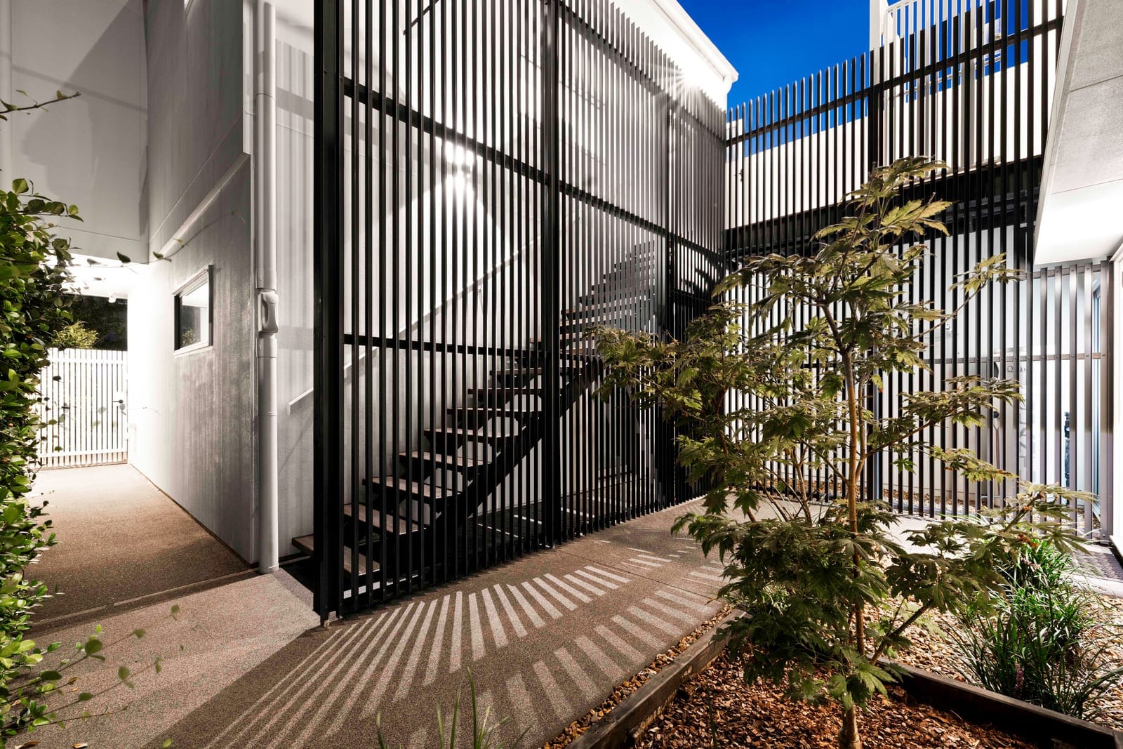 Architecturally Designed Home With Detached 2 Bedroom Dwelling