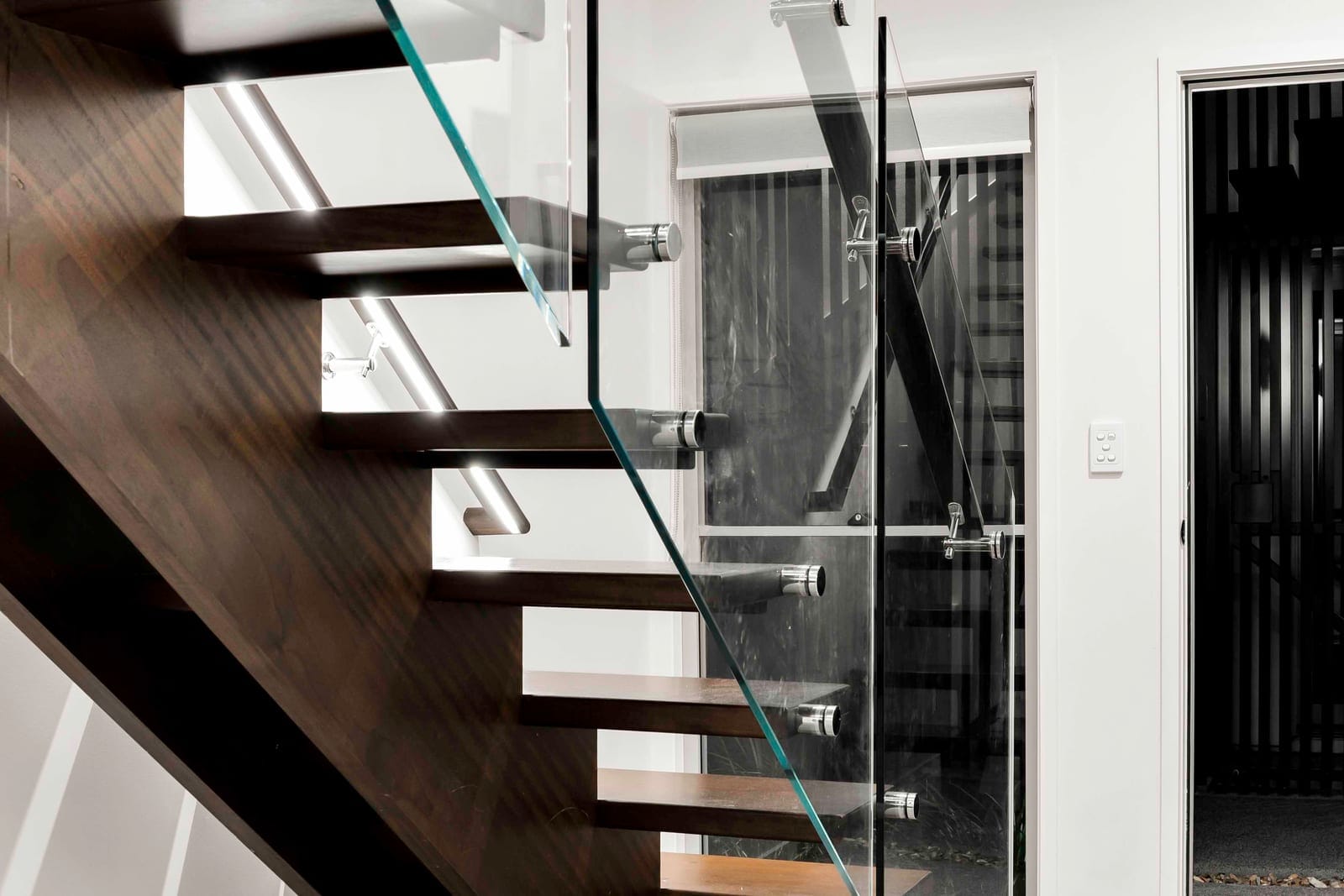 Architecturally Designed Home With Detached 2 Bedroom Dwelling