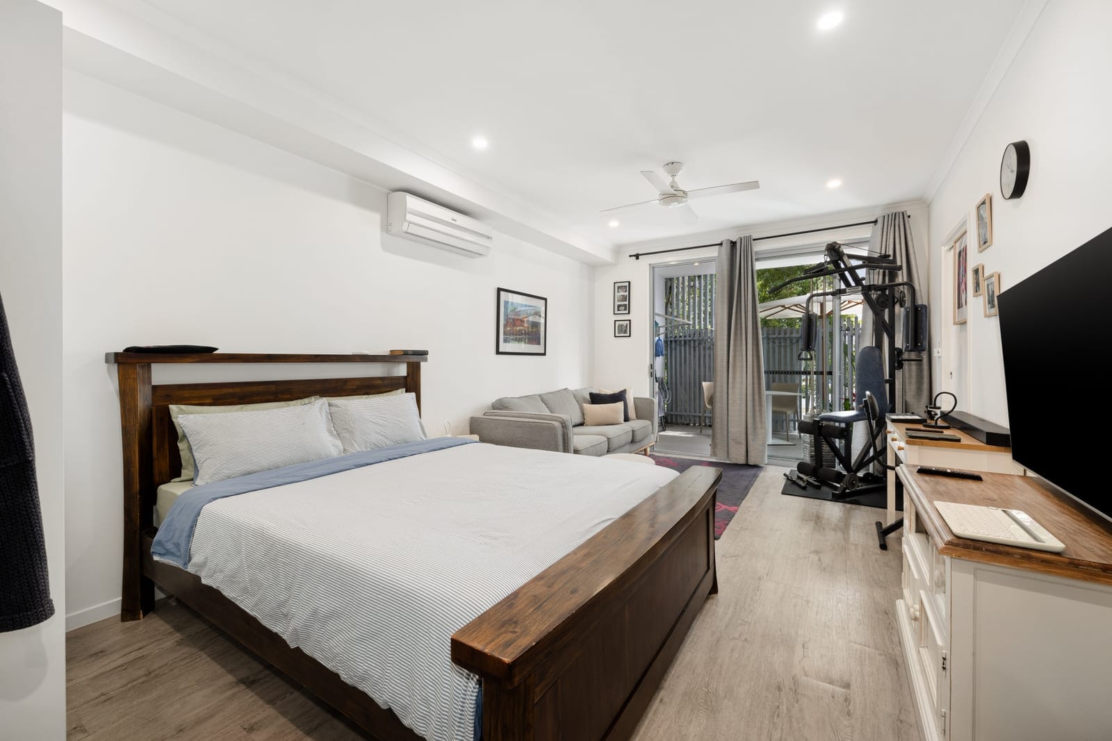 Townhouse with 2 Self-Contained Levels