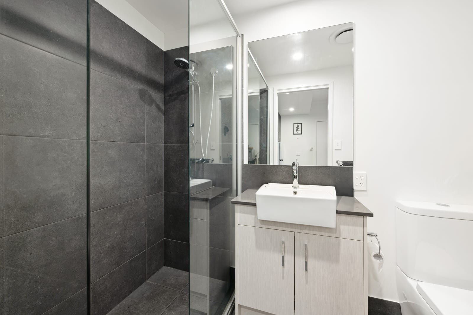 Townhouse with 2 Self-Contained Levels